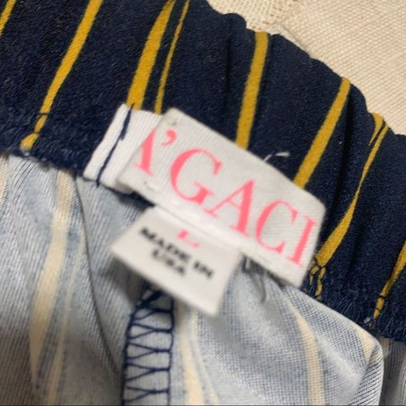 ⭐️ $10 WYB
A'GACI Blue and Yellow Striped Size Large Tie Front Dressy Shorts - Picture 3 of 9